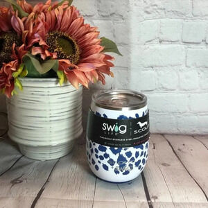 SCOUT Swig life stainless steel insulated tumbler cup cooler blue leopard